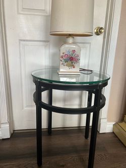 Black side table with temperature glass