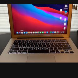 Apple MacBook Air 13.3 (2017)