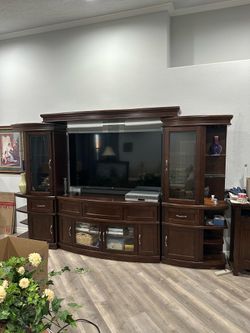 Entertainment Hutch