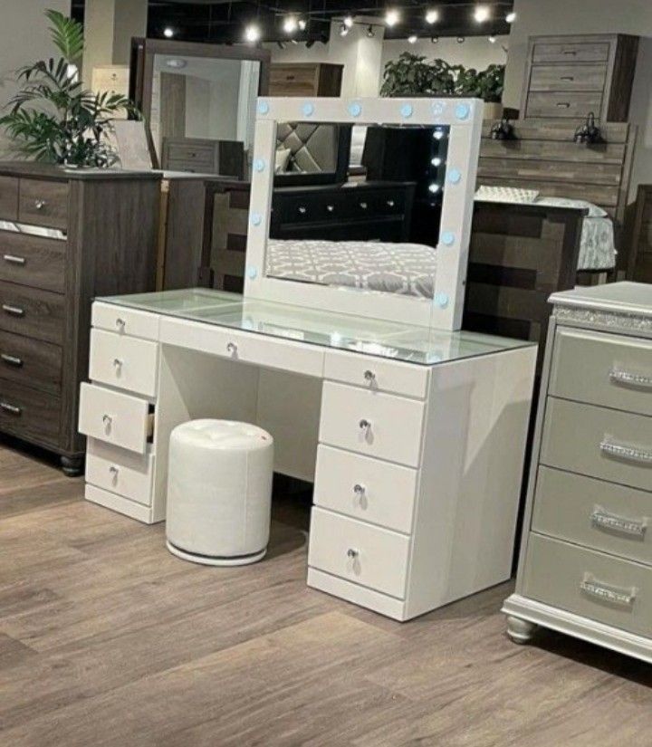 Avery White Vanity Full Set Same Day Delivery