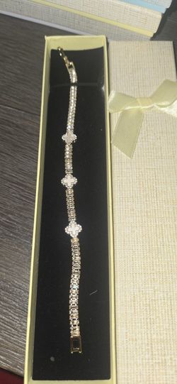 New In Box No Tarnish No Fadeing 