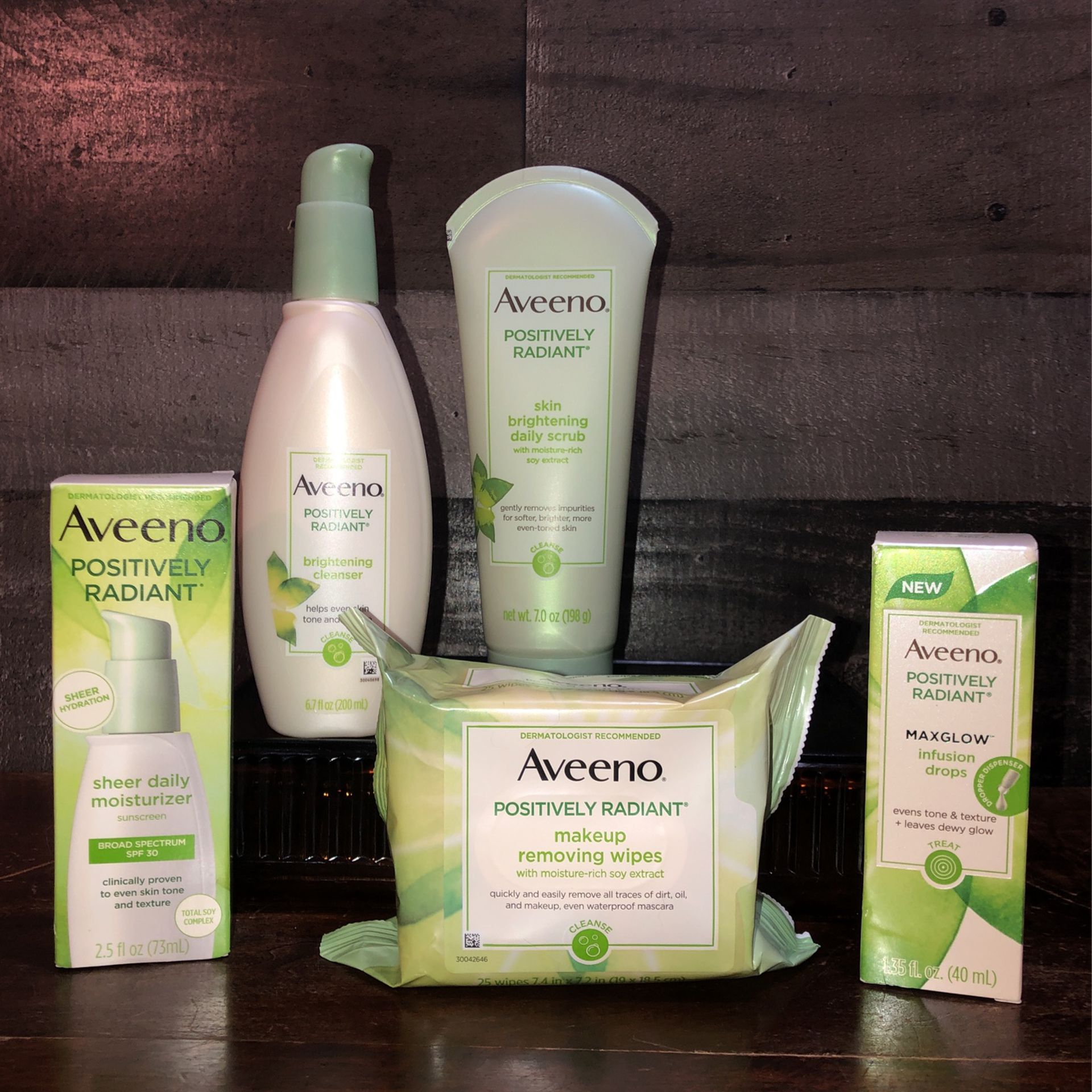 All Brand NEW!!! 🍃   Aveeno brand Facial Care Products - Positively Radiant (((PENDING PICK UP TODAY 5-6pm)))