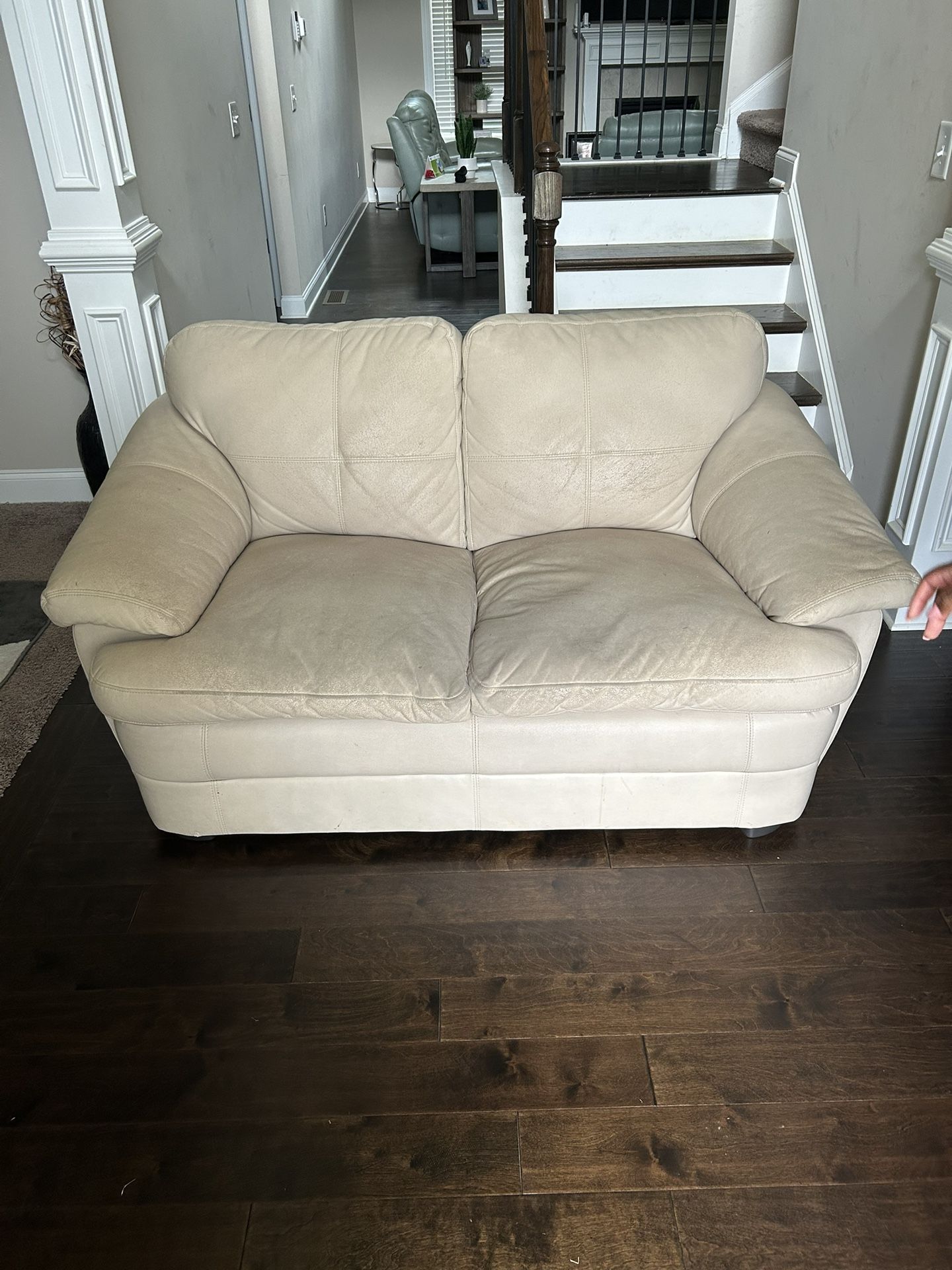 Cream Couch Set