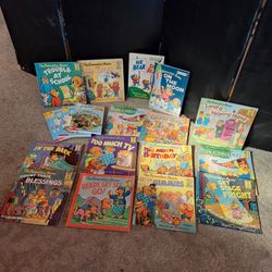 LARGE SET OF COLLECTIBLE BERENSTAIN BEARS BOOKS