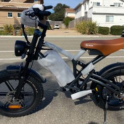 BRAND NEW ELECTRIC BIKE WITH SMART CARD 1000 Watt Motor And 60 Mile Range And Yes I Have My Purchase Receipt Thank You .