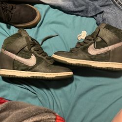 Nike Dunks wedged heel