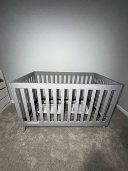 Delta Children Essex 4-in-1 Convertible Baby Crib