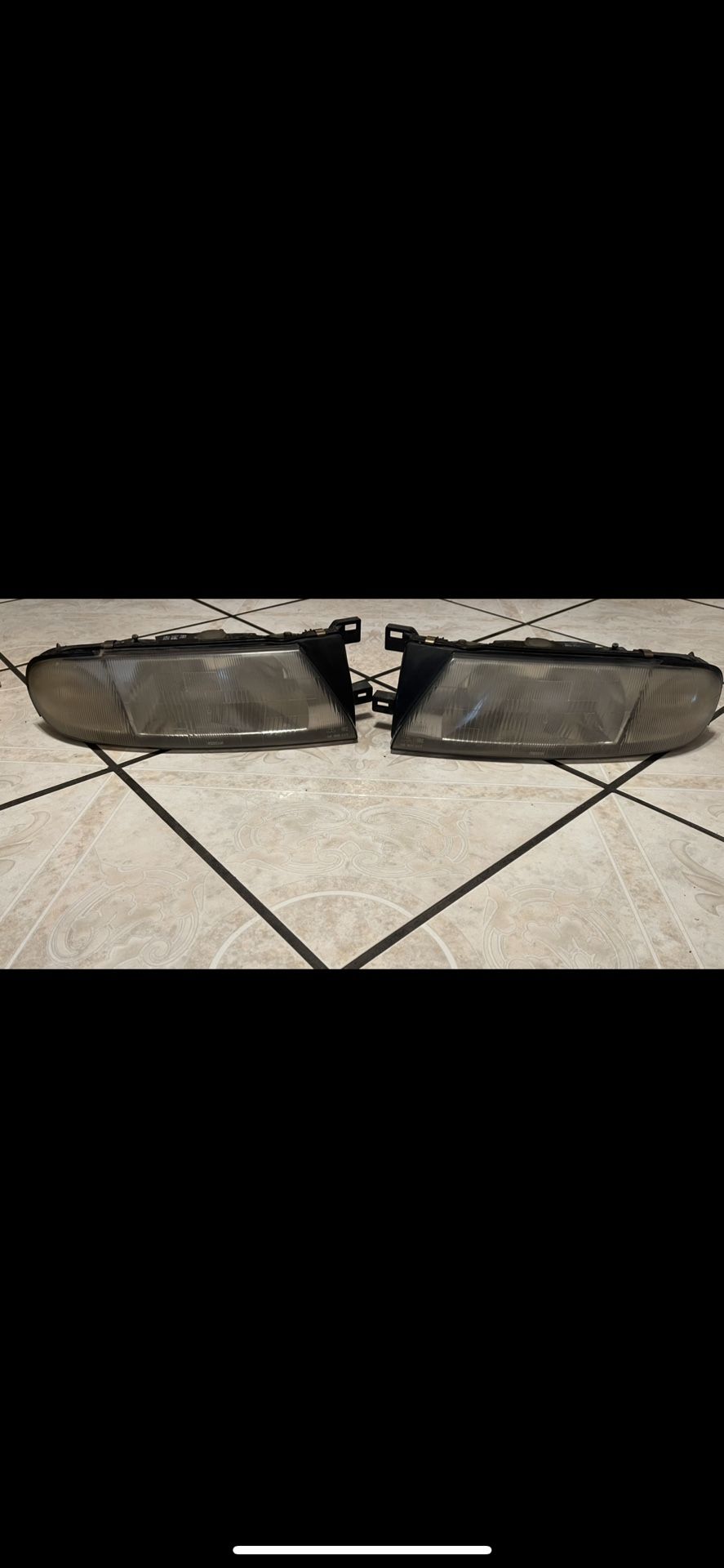 OEM 1996 Nissan Altima Headlights (Pair)