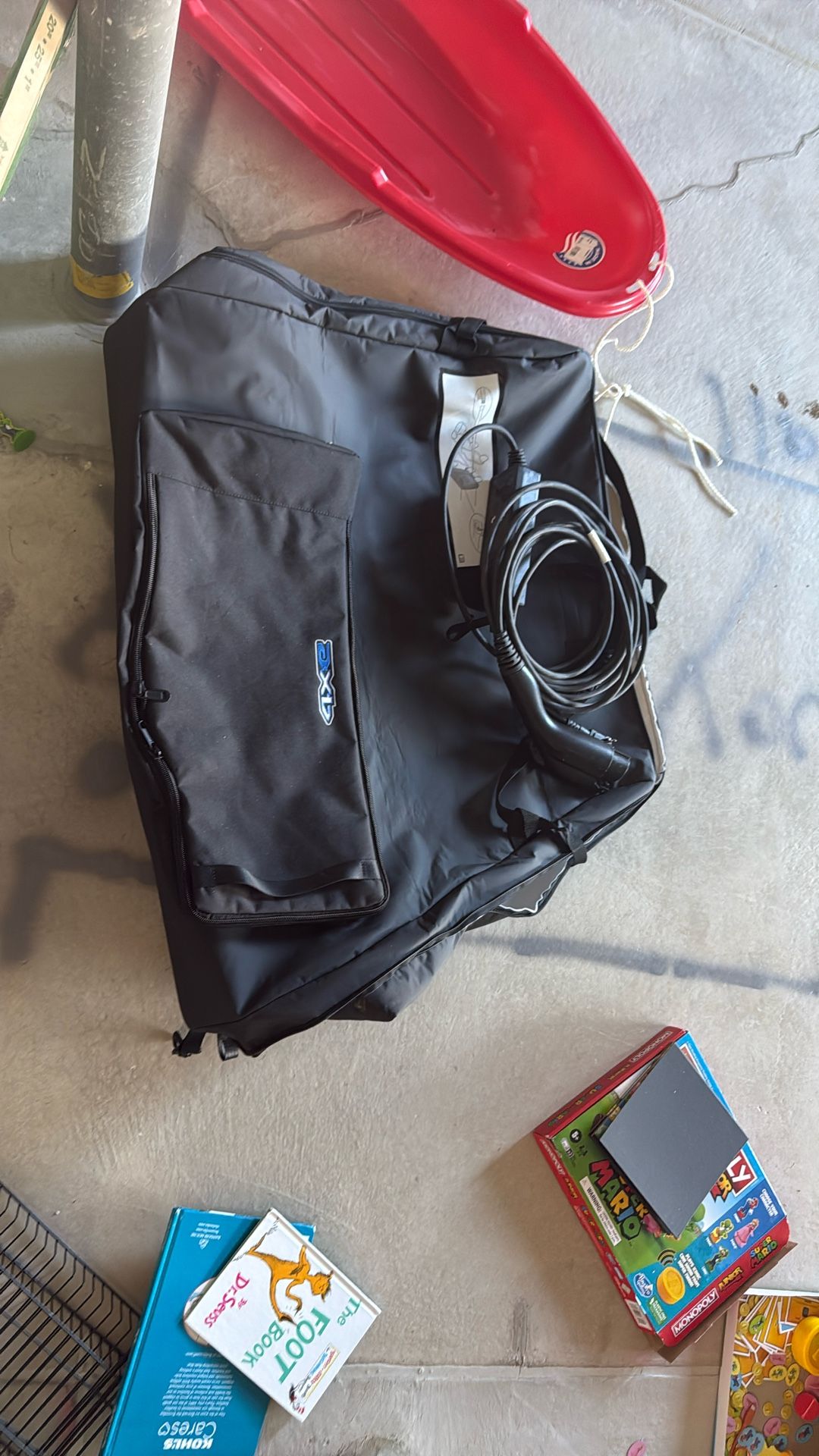 Jeep 4Xe Bags And Regular Outlet Charger 