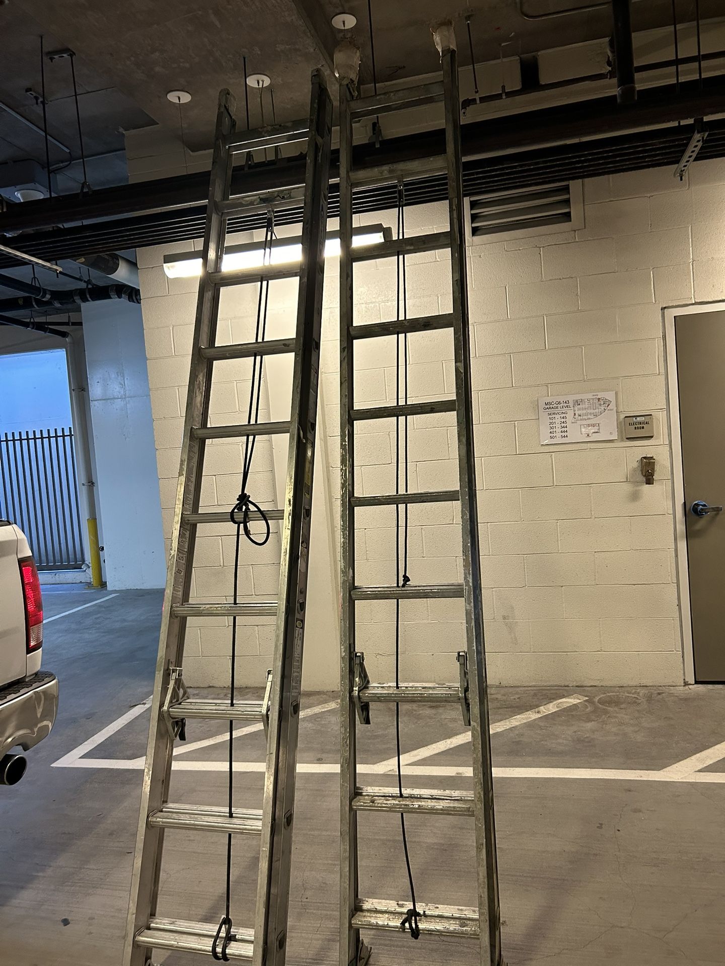 WERNER EXTENSION LADDER