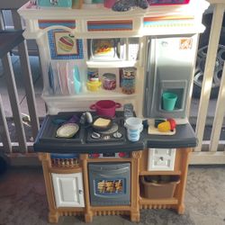 Step 2 Kichen Use Good Condition