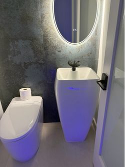 Swiss Madison Freestanding Bathroom Sink – Like New –