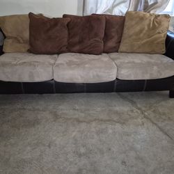 Couch With 5 Pillows Very Comfy
