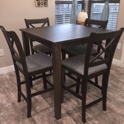 BRAND NEW COUNTER HEIGHT 4 CHAIR DINING TABLE 
