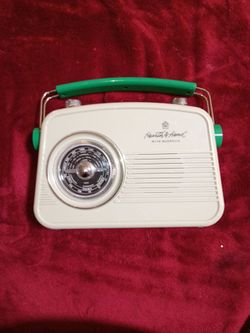 Retro AM/FM Bluetooth Portable Radio