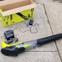 (LIKE NEW)RYOBI CORDLESS LEAF BLOWER 