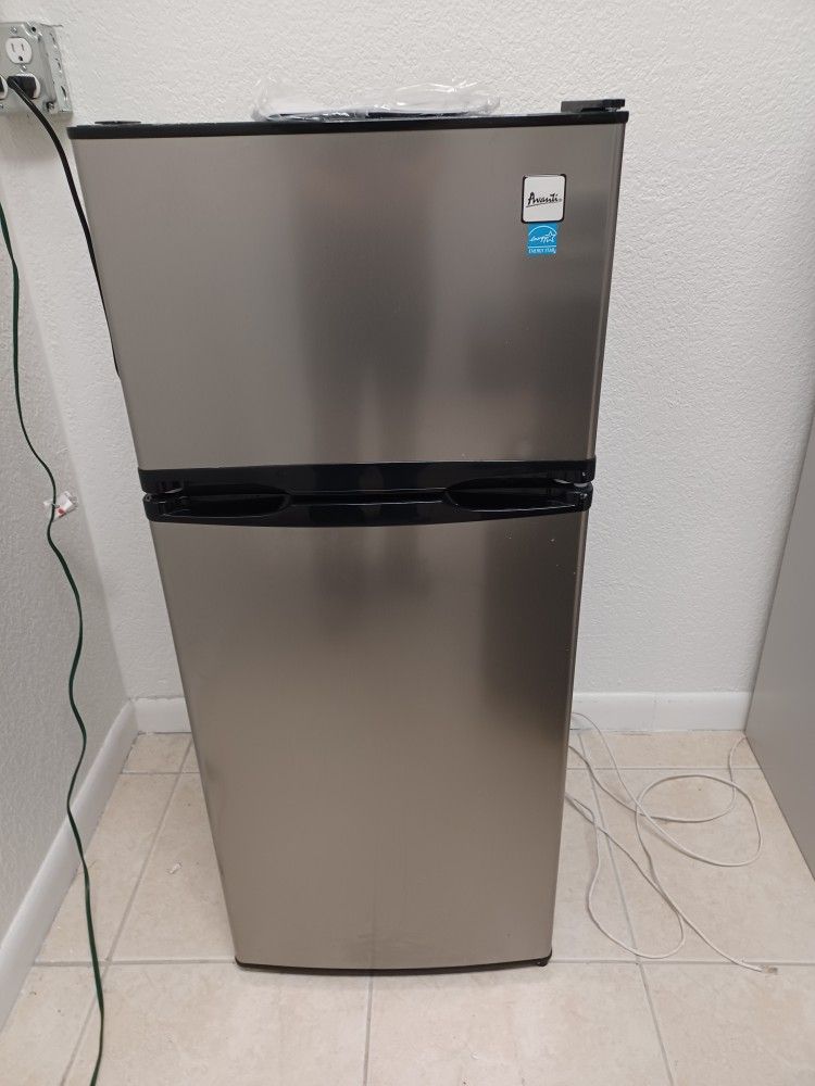 Mini Refrigerator with Freezer