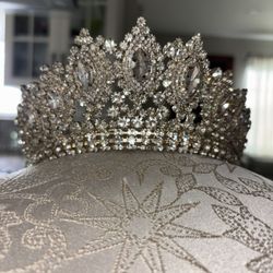 Quince Crown