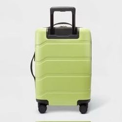 Hardside Carry On Spinner Suitcase