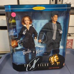 Vintage Mattel Barbie and Ken The X-Files Collectors Set