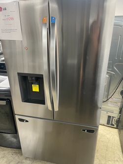 Clearance Sale!LG refrigerator open box with 1 year warranty