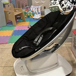 4 Moms Swing Chair 