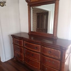 Dresser With Mirror Nine Drawers 