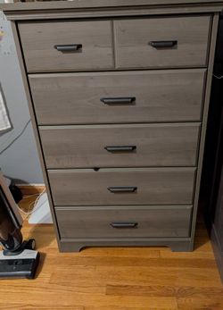 5 Drawer bedroom Chest