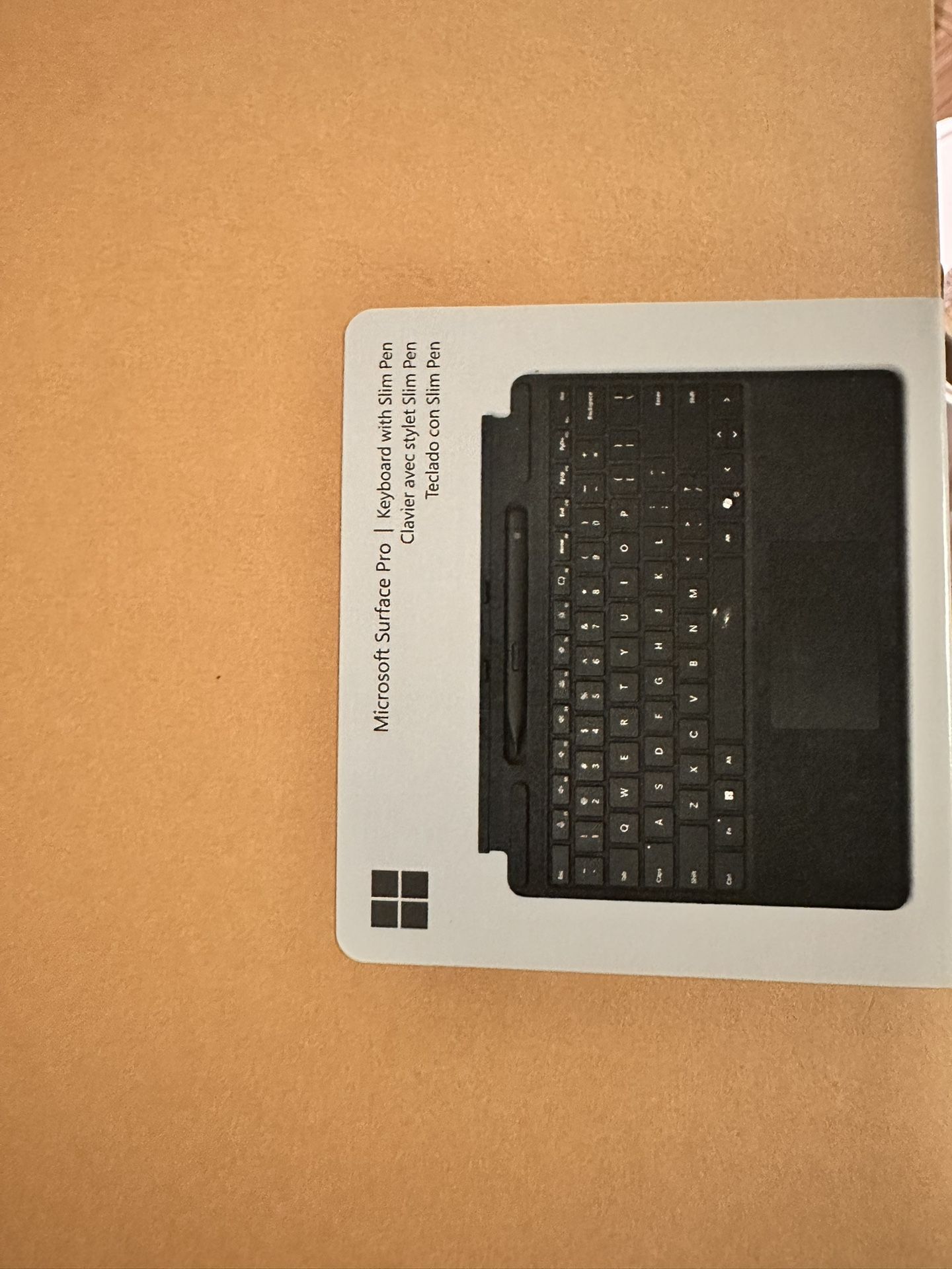 Microsoft Surface Pro | Keyboard with Slim Pen Clavier avec stylet Slim Pen Teclado con Slim Pen