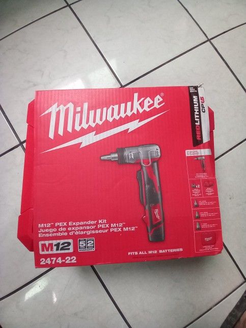 Milwaukee
M12 12-Volt Lithium-Ion Cordless PEX Expansion Tool Kit with (2) 1.5 Ah Batteries, (3) Expansion Heads and Hard Case