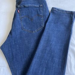 Women’s Levi’s 