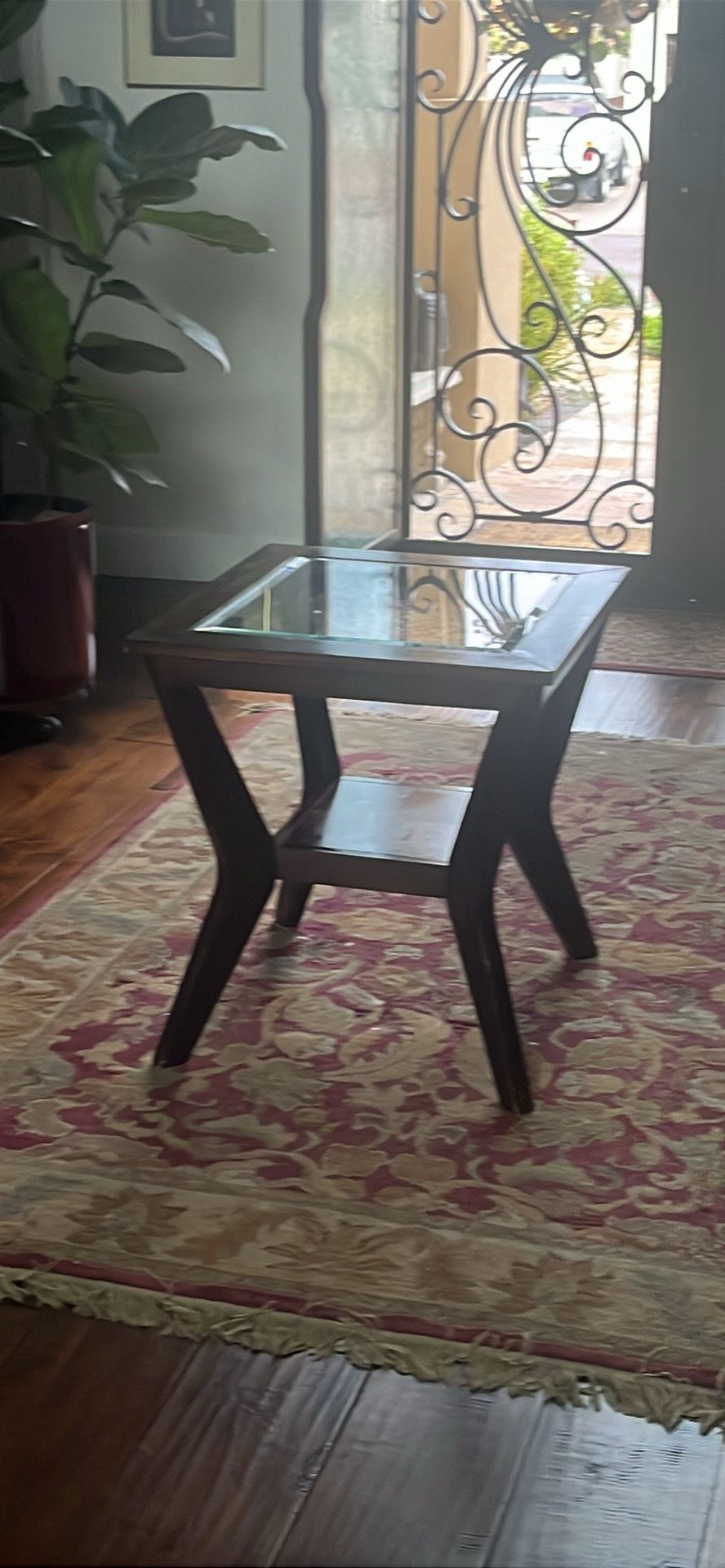 SIDE TABLE W/GLASS TOP & SHELF