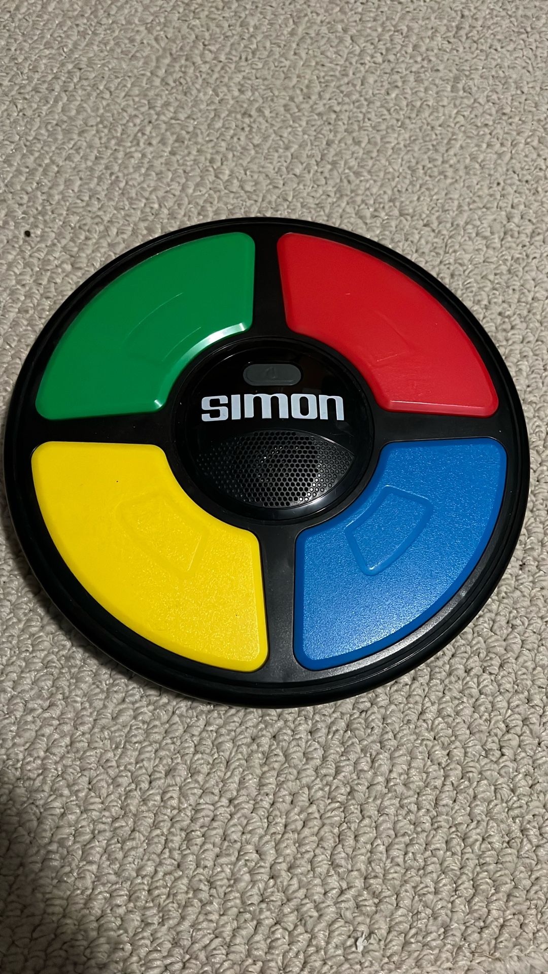 Classic Simon electronic memory game