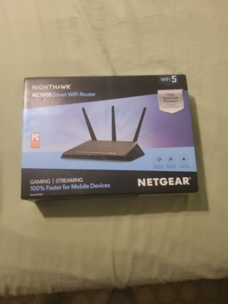 NETGEAR NIGHTHAWK R7000-100NAS AC1900 SMART WIFI ROUTER OPEN BOX LIKE NEW !