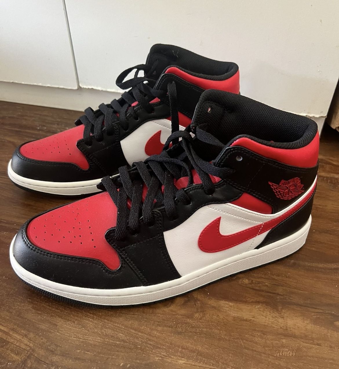 Jordan 1 Mid Banned Size 10.5 Brand New 2020