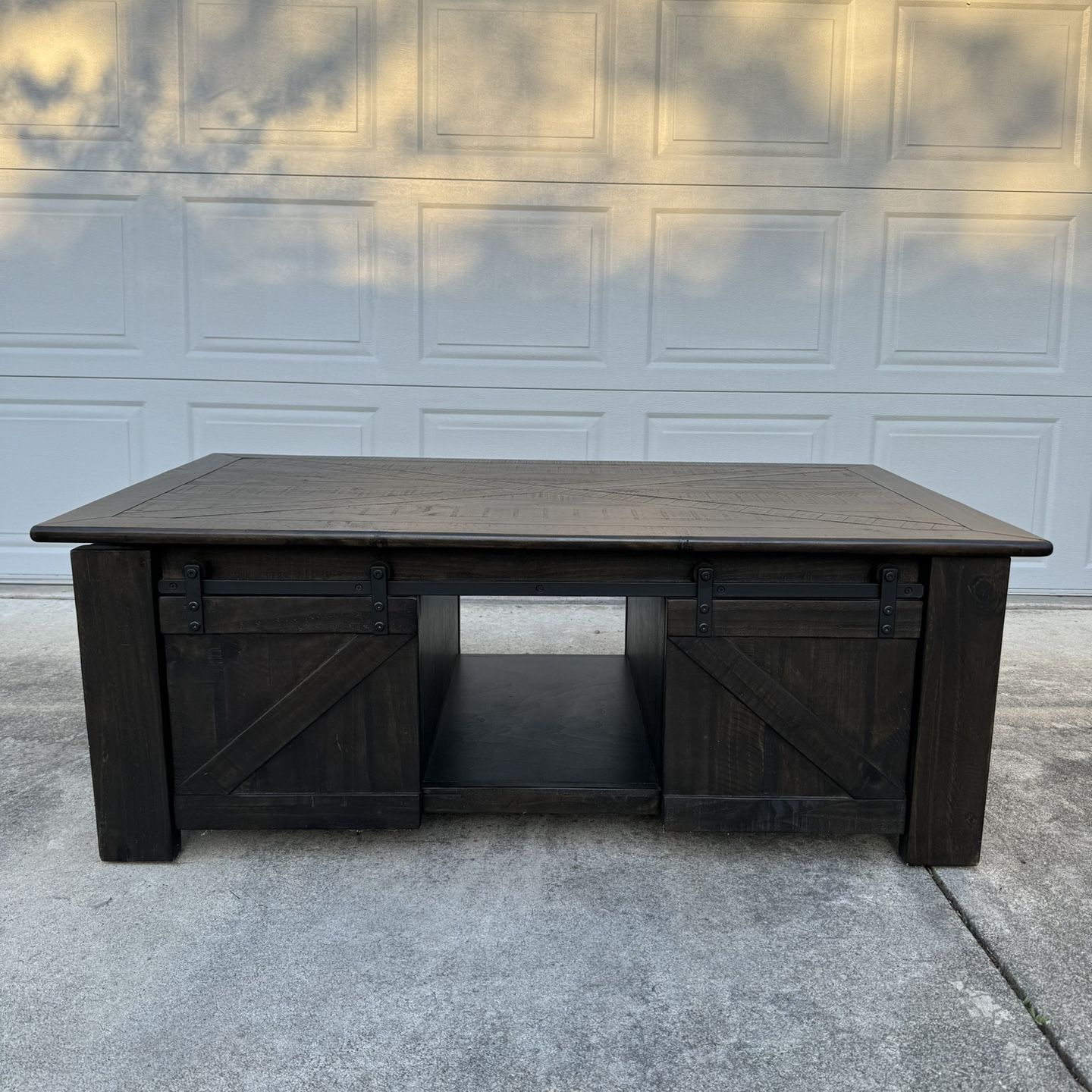 Coffee Table - Adjustable Height, Hidden Compartments