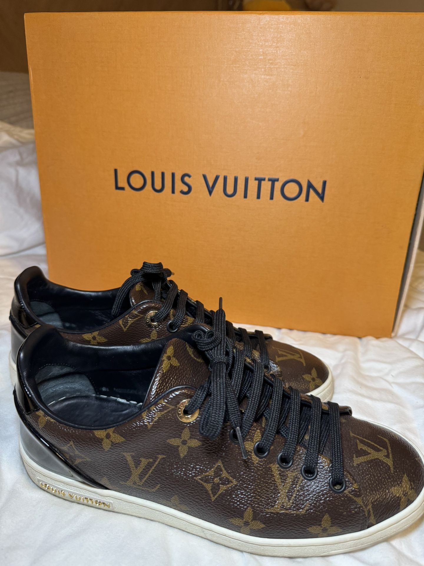 Louis Vuitton 38
