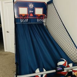 Basketball Game Center 