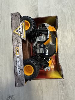 Spin Master Monster Jam ‘JCB DIGATRON’ Monster Truck 1:24 Scale New 2025