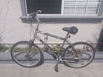 Men's 26" Aluminum Raleigh Sc30 Commuter Bike
