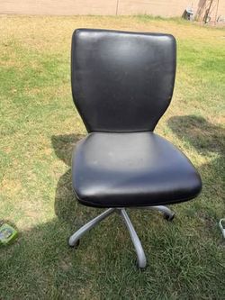 swivel desk chair
