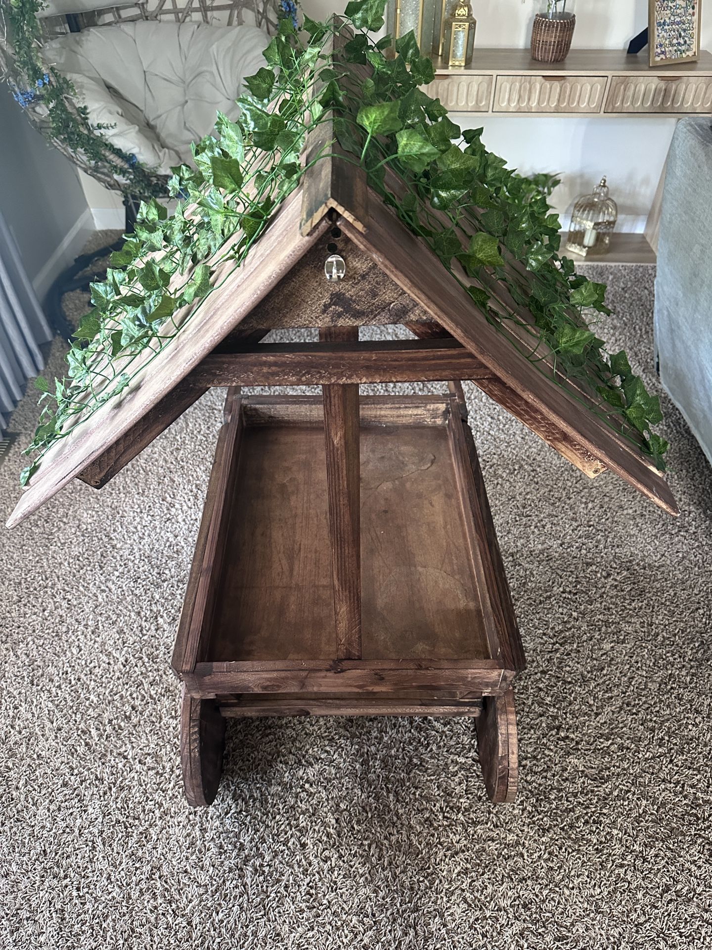 Wooden wagon car
