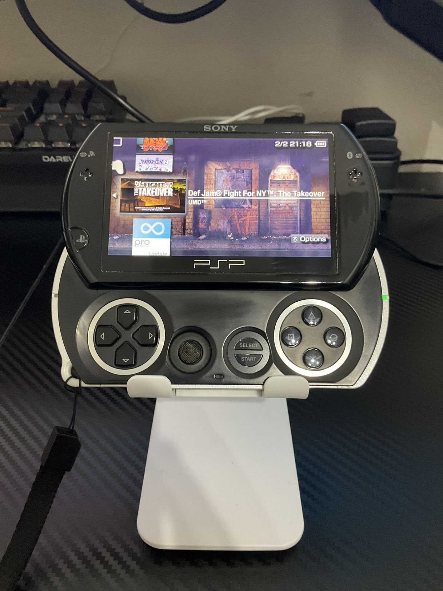 PSP GO Modded With Games