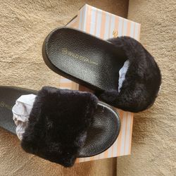 New Slippers Sandals Sz 6