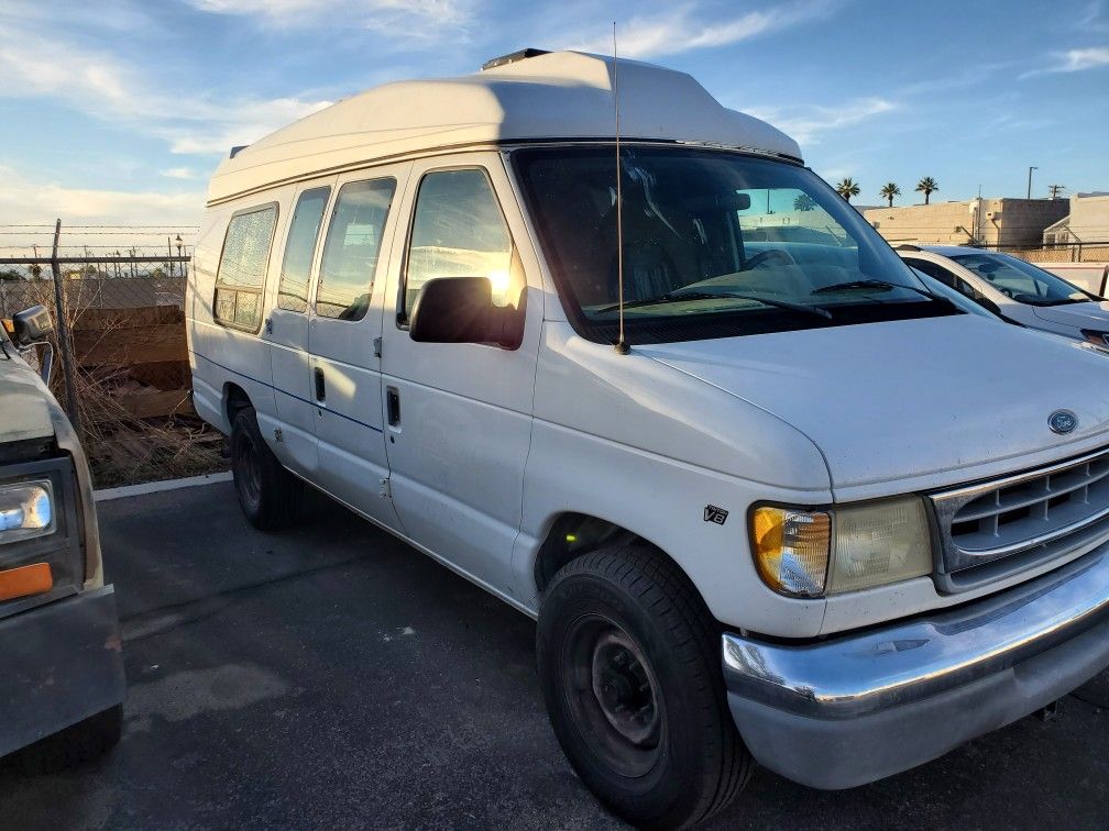 1999 Ford E-250