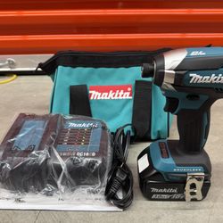 Makita 18V LXT Lithium-Ion Brushless Cordless Impact Driver Kit with (1) Battery 3.0 Ah, Charger and Tool Bag