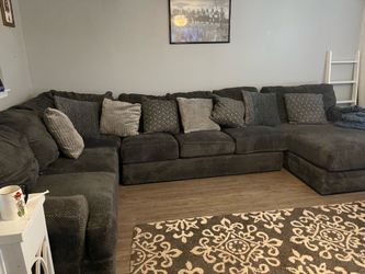 Very nice sectional smoke and pet free home 600