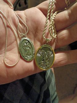 Saint Christopher Medal 1 Saint Michael Pendant In Perfect Condition 