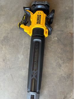 20V MAX 125 MPH 450 CFM Brushless Cordless Battery Powered Blower.