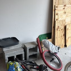 Free wood and cinderblocks